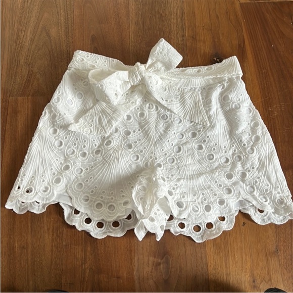 Tuckernuck SAIL TO SABLE STS White Eyelet Shorts Small - Picture 4 of 5